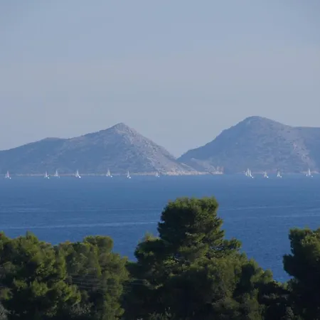 דירה Desiree Bouzaíika