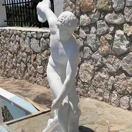 Desiree * Bouzaíika