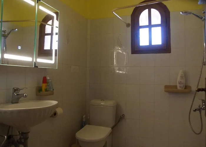 Desiree Apartment Bouzaíika